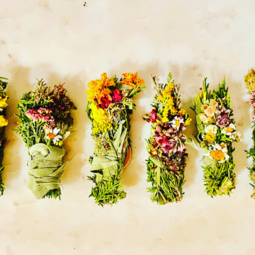 5 Floral smudge sticks